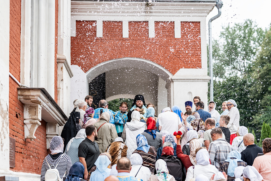 Архиерейское богослужение в соборе Николы Белого города Серпухова
